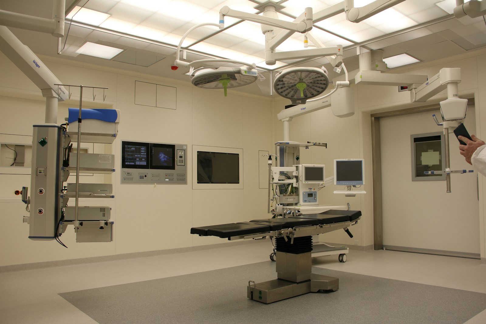Doctor using a digital healthcare management platform on a tablet